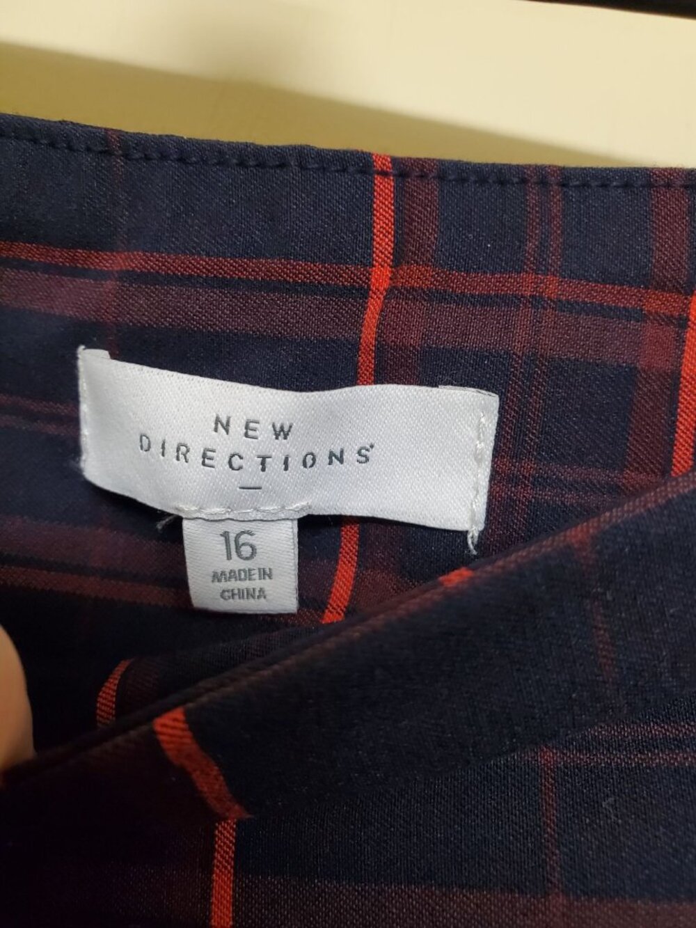 New Directions Woman's Navy Blue Red Windowpane Plaid Pull On Dress Pant Plus 16 - Picture 2 of 4